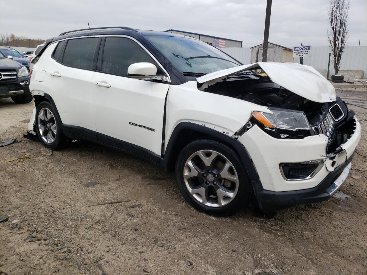 Photo 3 VIN: 3C4NJCCB5KT769326 - JEEP COMPASS 