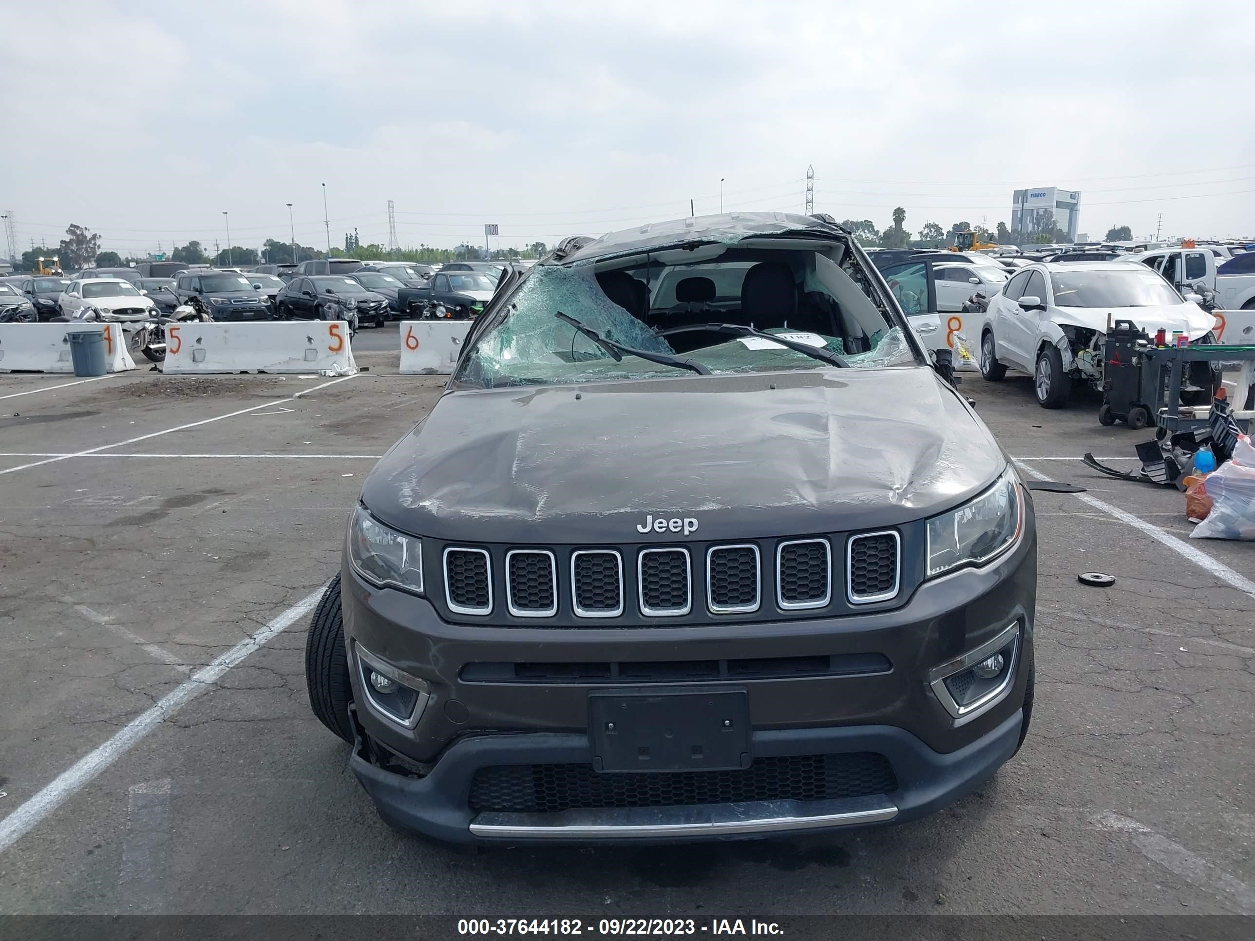 Photo 11 VIN: 3C4NJCCB6LT114609 - JEEP COMPASS 