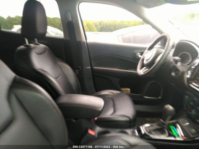 Photo 4 VIN: 3C4NJCCB8JT358016 - JEEP COMPASS 