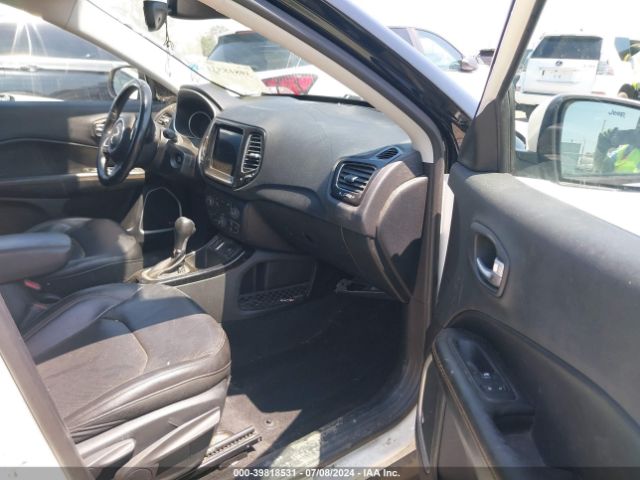 Photo 4 VIN: 3C4NJCCB9JT248124 - JEEP COMPASS 