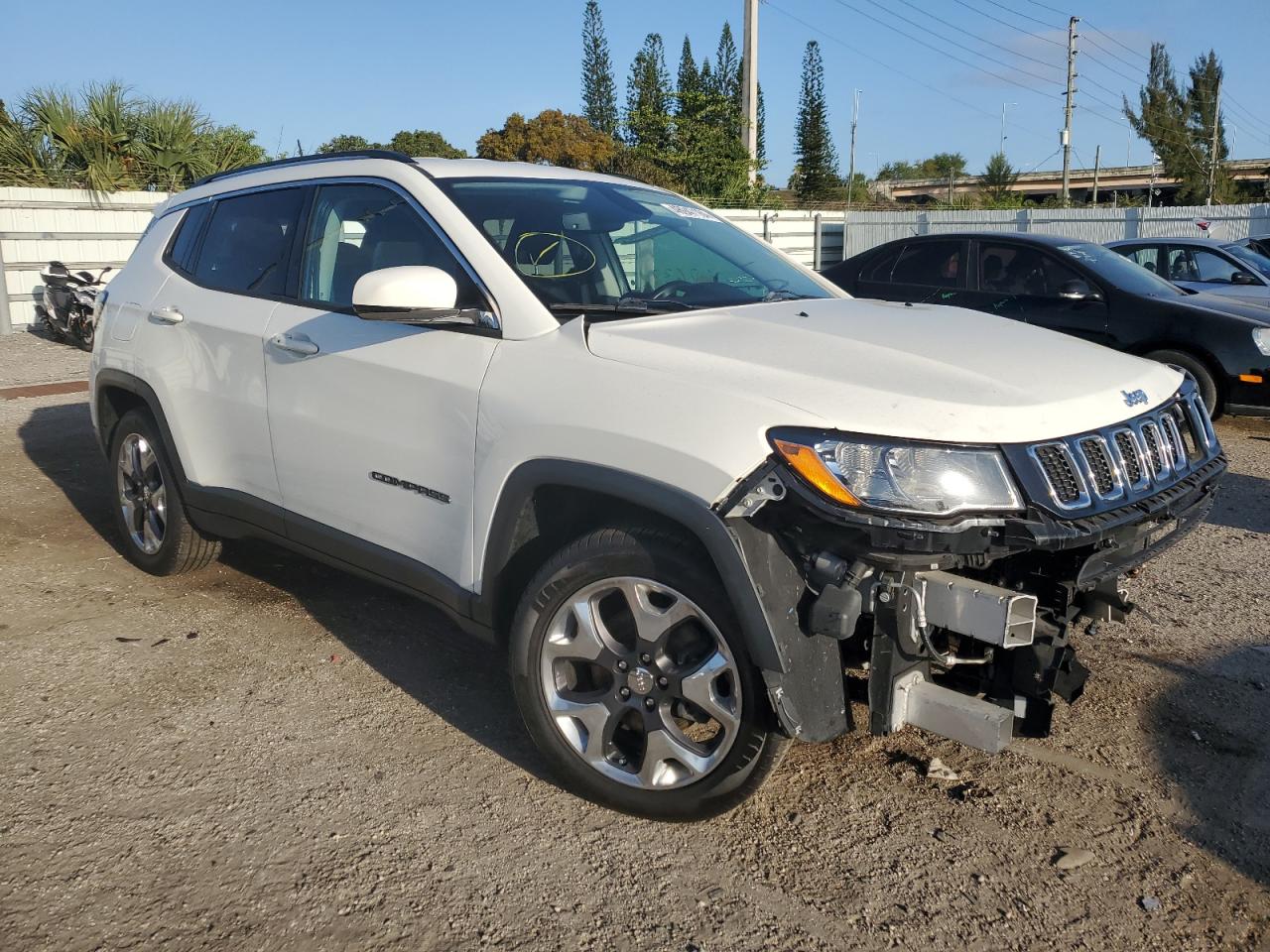 Photo 3 VIN: 3C4NJCCB9KT660206 - JEEP COMPASS 