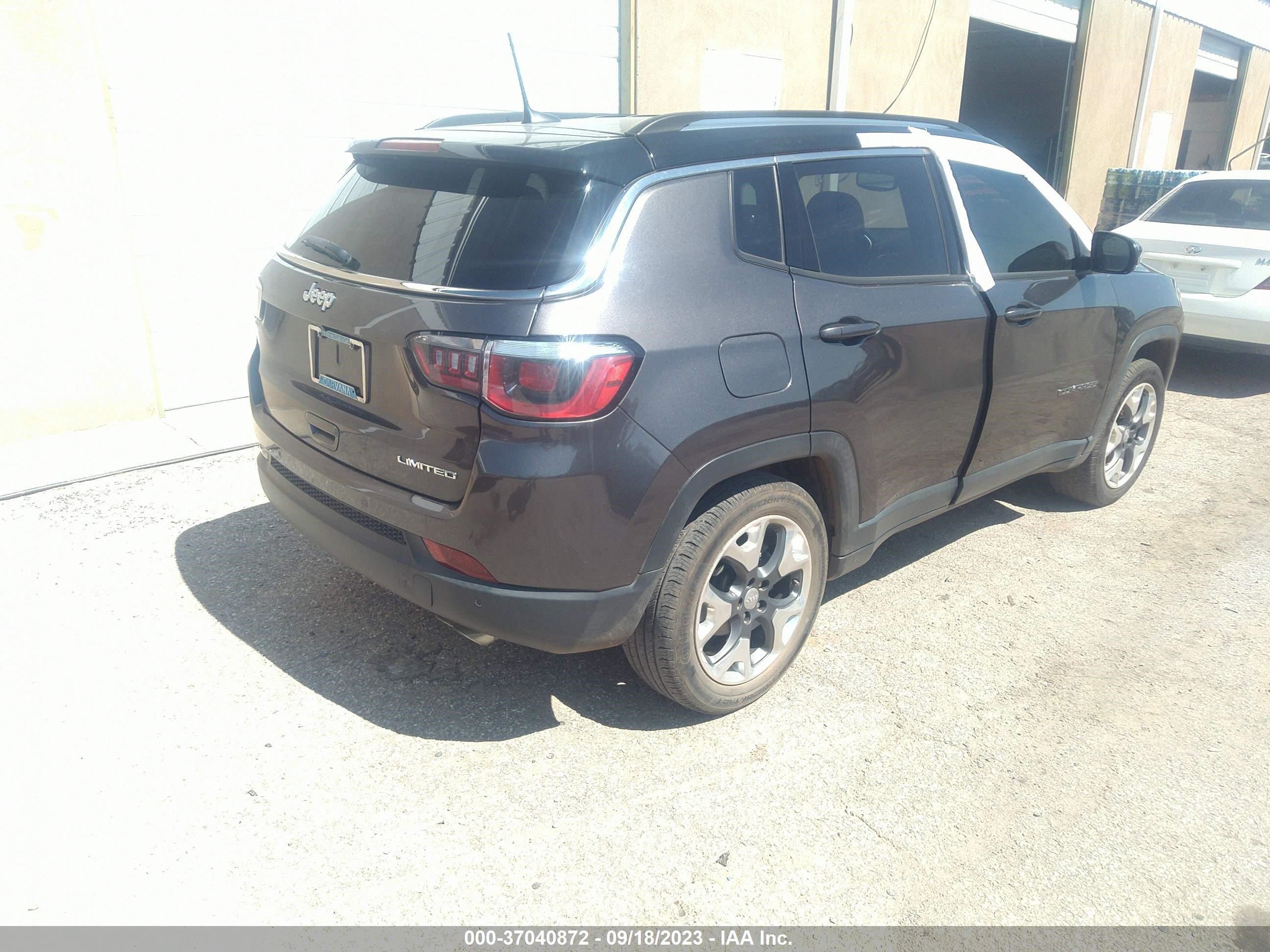 Photo 3 VIN: 3C4NJCCBXJT489125 - JEEP COMPASS 