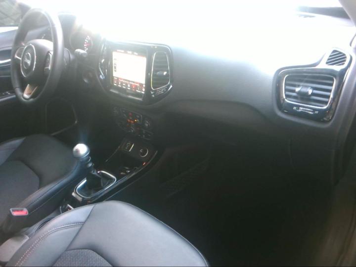 Photo 6 VIN: 3C4NJCCH0KT782005 - JEEP COMPASS 