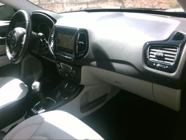 Photo 3 VIN: 3C4NJCCH5KT782002 - JEEP COMPASS 