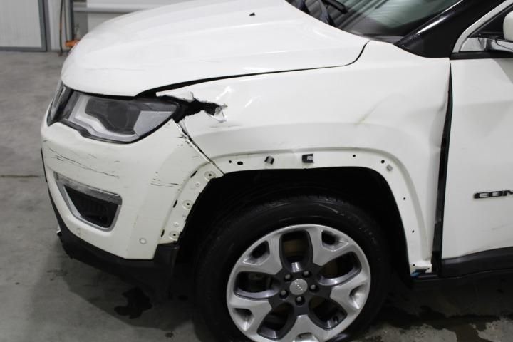 Photo 5 VIN: 3C4NJCCH9JT224183 - JEEP COMPASS SUV 