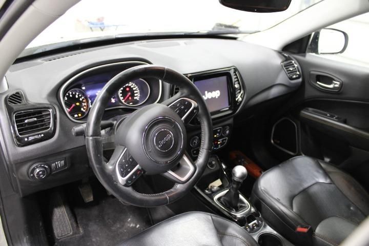 Photo 7 VIN: 3C4NJCCH9JT224183 - JEEP COMPASS SUV 