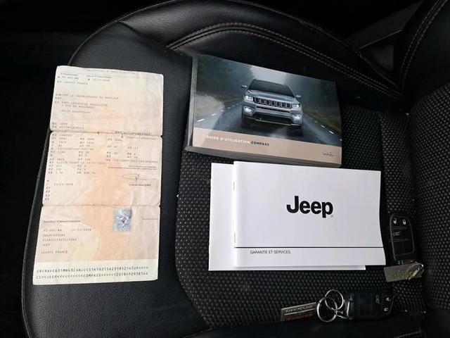 Photo 9 VIN: 3C4NJCCS1KT621562 - 29 JEEP COMPASS 