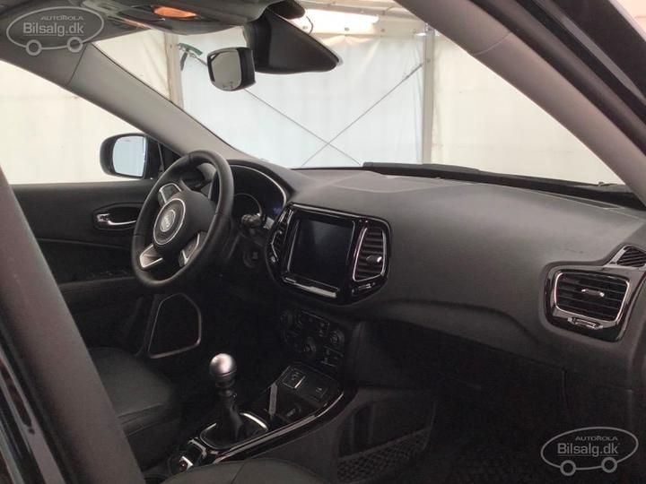 Photo 13 VIN: 3C4NJCCS1KT711147 - JEEP COMPASS SUV 