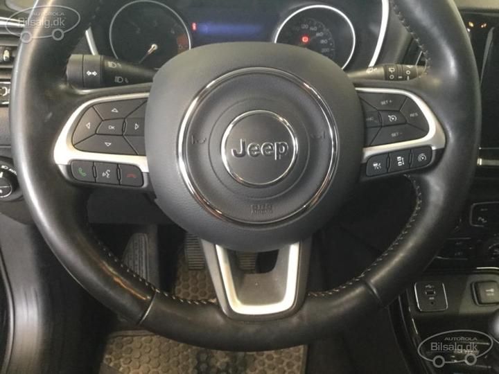 Photo 5 VIN: 3C4NJCCS6KT711144 - JEEP COMPASS SUV 