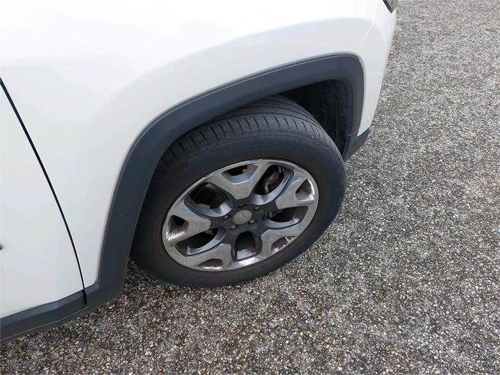 Photo 19 VIN: 3C4NJCCS8KT621610 - JEEP COMPASS 