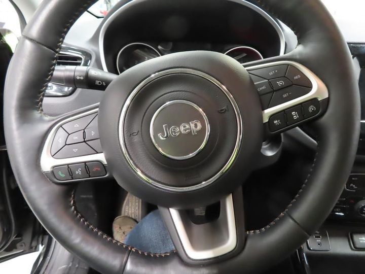 Photo 8 VIN: 3C4NJCCSXJT374024 - JEEP COMPASS 