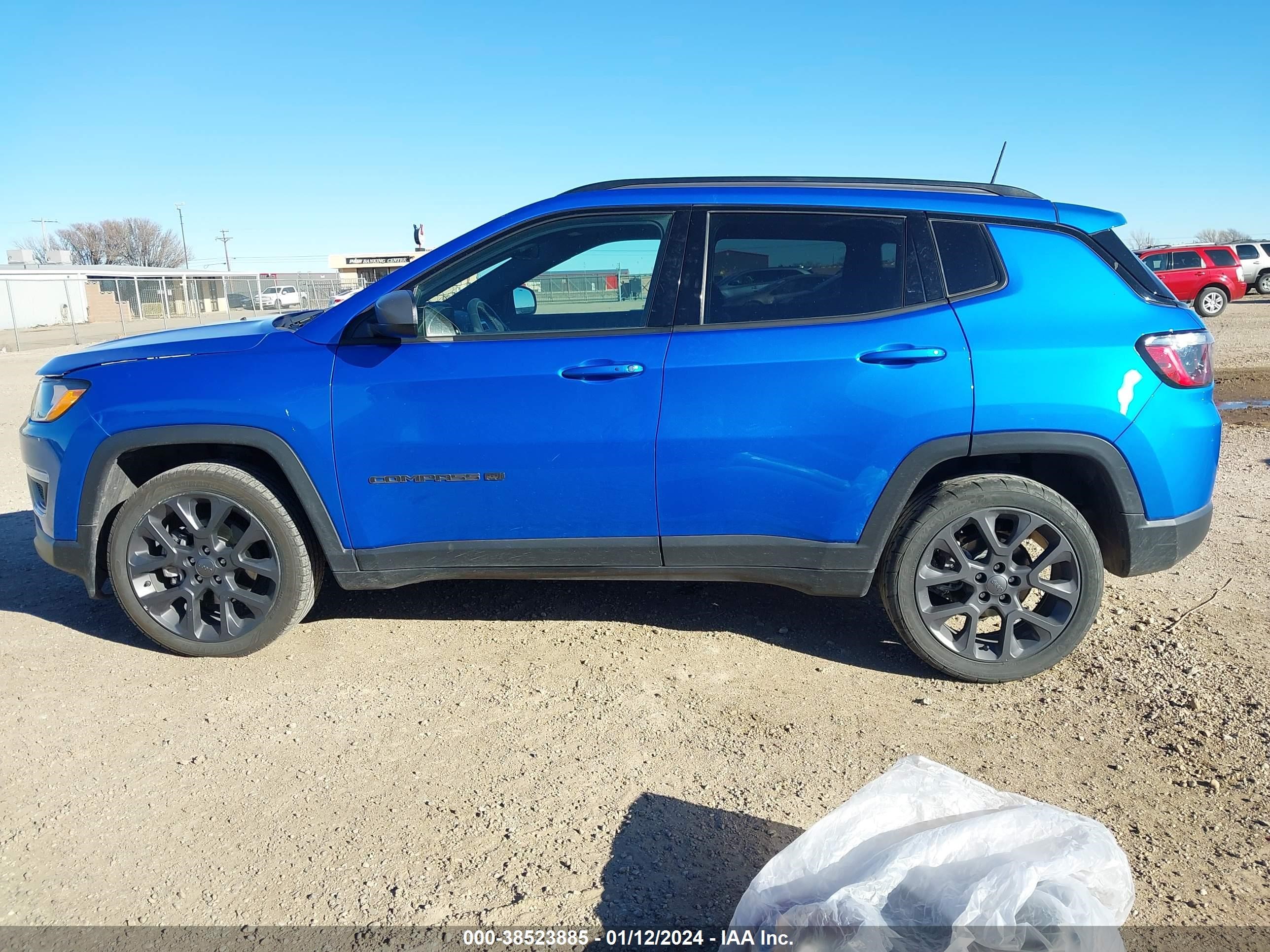 Photo 13 VIN: 3C4NJCEB7MT602272 - JEEP COMPASS 