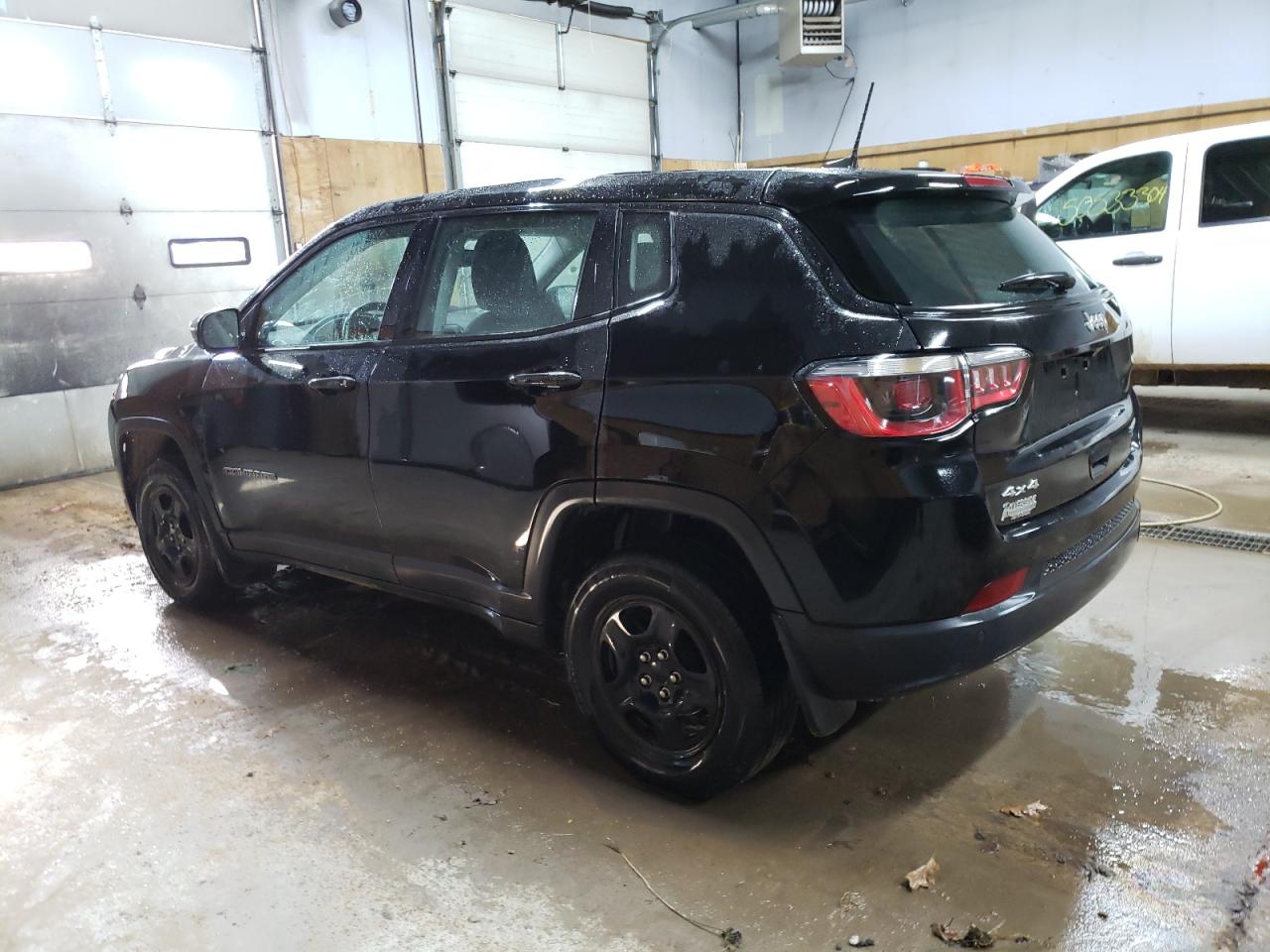 Photo 1 VIN: 3C4NJDAB1JT432871 - JEEP COMPASS 