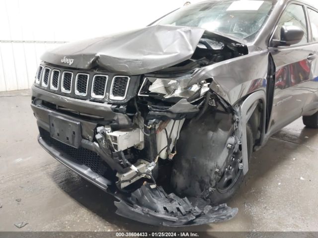 Photo 5 VIN: 3C4NJDAB2JT163330 - JEEP COMPASS 