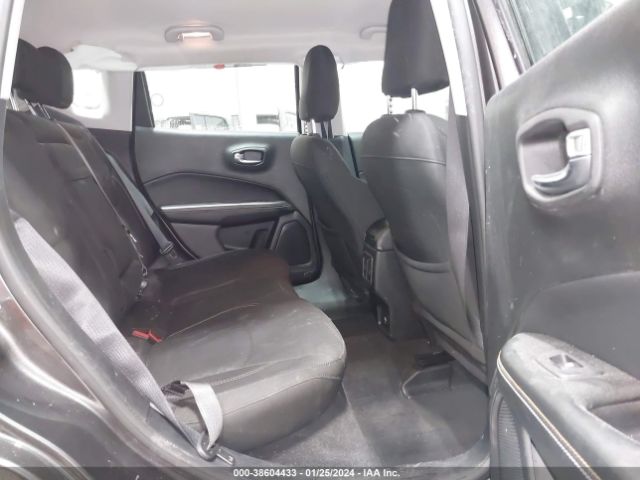 Photo 7 VIN: 3C4NJDAB2JT163330 - JEEP COMPASS 