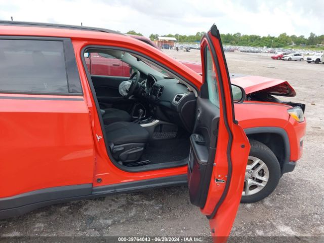 Photo 4 VIN: 3C4NJDAB3JT131485 - JEEP COMPASS 