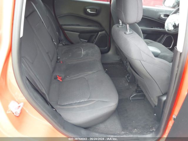 Photo 7 VIN: 3C4NJDAB3JT131485 - JEEP COMPASS 