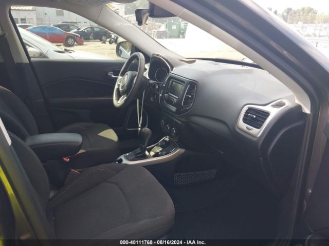 Photo 4 VIN: 3C4NJDAB5JT253104 - JEEP COMPASS 