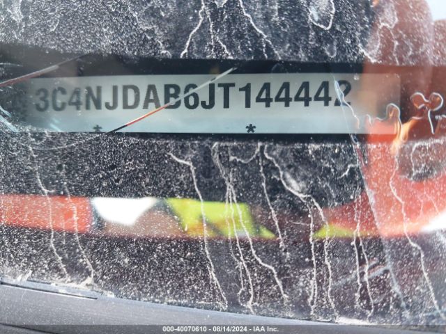 Photo 8 VIN: 3C4NJDAB6JT144442 - JEEP COMPASS 