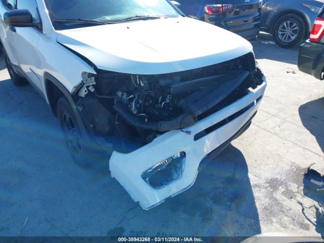 Photo 5 VIN: 3C4NJDAB6JT179627 - JEEP COMPASS 