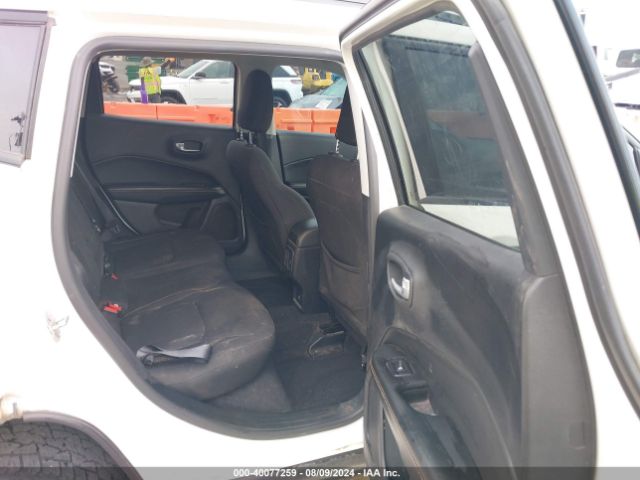 Photo 7 VIN: 3C4NJDAB7JT126922 - JEEP COMPASS 