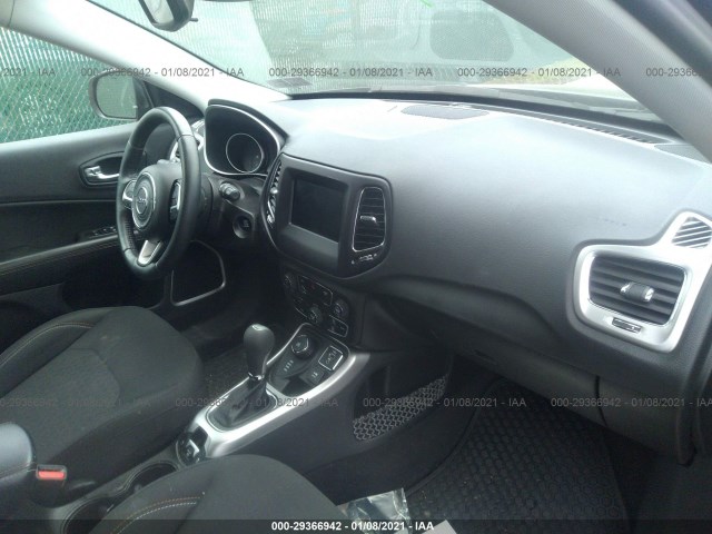 Photo 4 VIN: 3C4NJDAB7JT272852 - JEEP COMPASS 