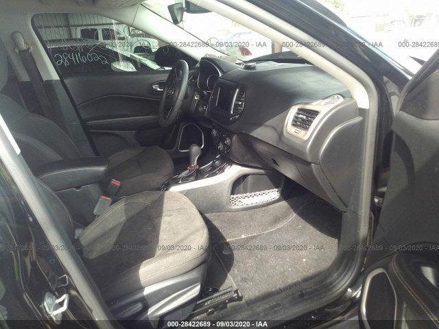 Photo 4 VIN: 3C4NJDABXJT261716 - JEEP COMPASS 