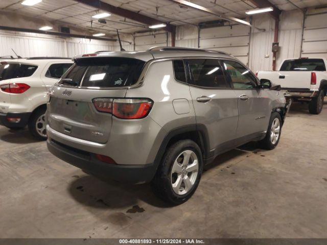 Photo 3 VIN: 3C4NJDBB0JT256913 - JEEP COMPASS 