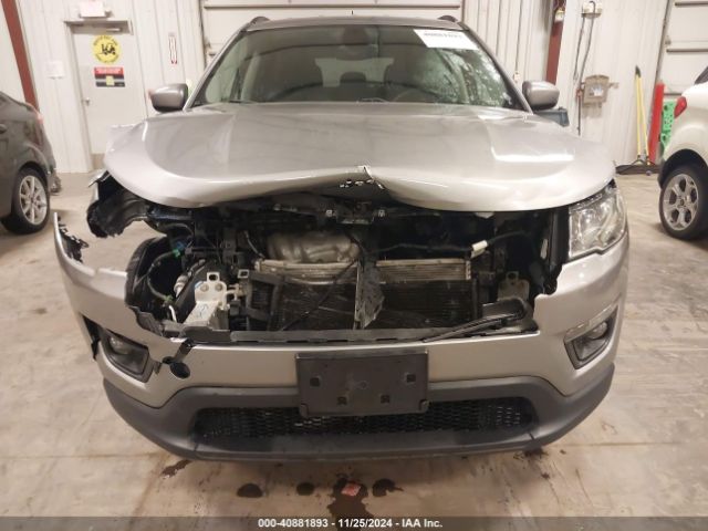 Photo 5 VIN: 3C4NJDBB0JT256913 - JEEP COMPASS 