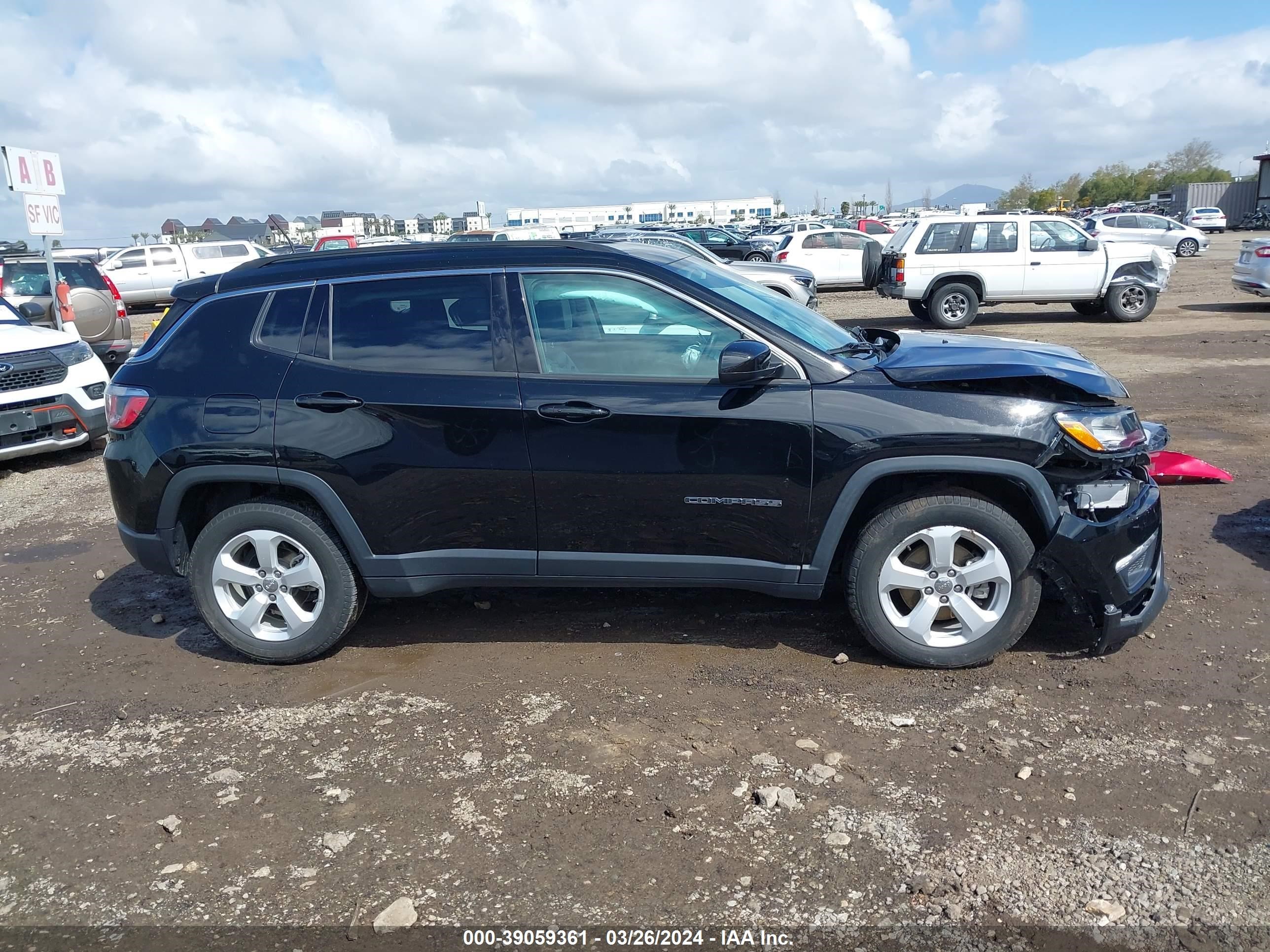 Photo 12 VIN: 3C4NJDBB0JT283951 - JEEP COMPASS 