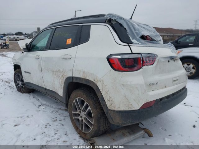 Photo 2 VIN: 3C4NJDBB0KT829066 - JEEP COMPASS 