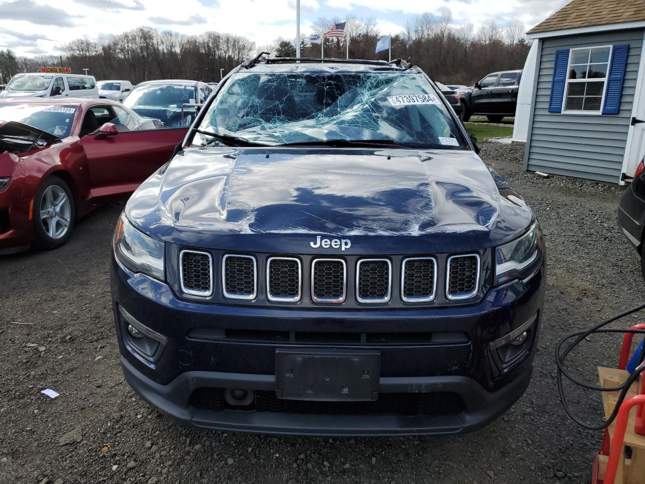 Photo 4 VIN: 3C4NJDBB1JT161423 - JEEP COMPASS 