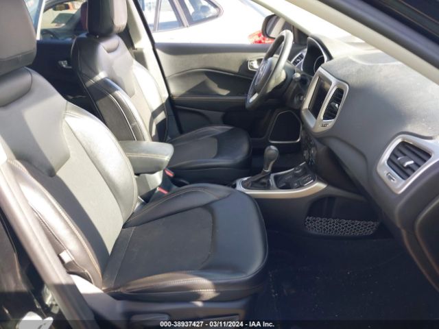 Photo 4 VIN: 3C4NJDBB1JT200737 - JEEP COMPASS 