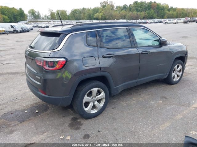 Photo 3 VIN: 3C4NJDBB1JT232748 - JEEP COMPASS 