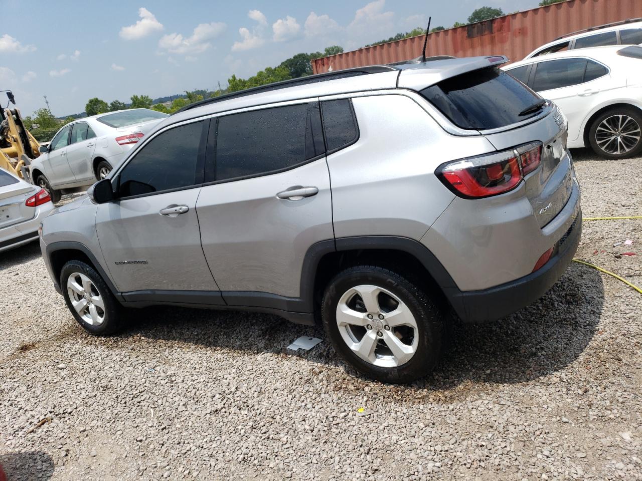 Photo 1 VIN: 3C4NJDBB1JT331750 - JEEP COMPASS 