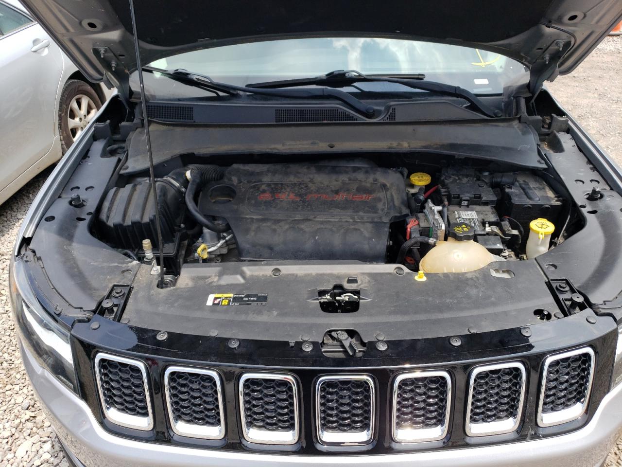 Photo 11 VIN: 3C4NJDBB1JT331750 - JEEP COMPASS 