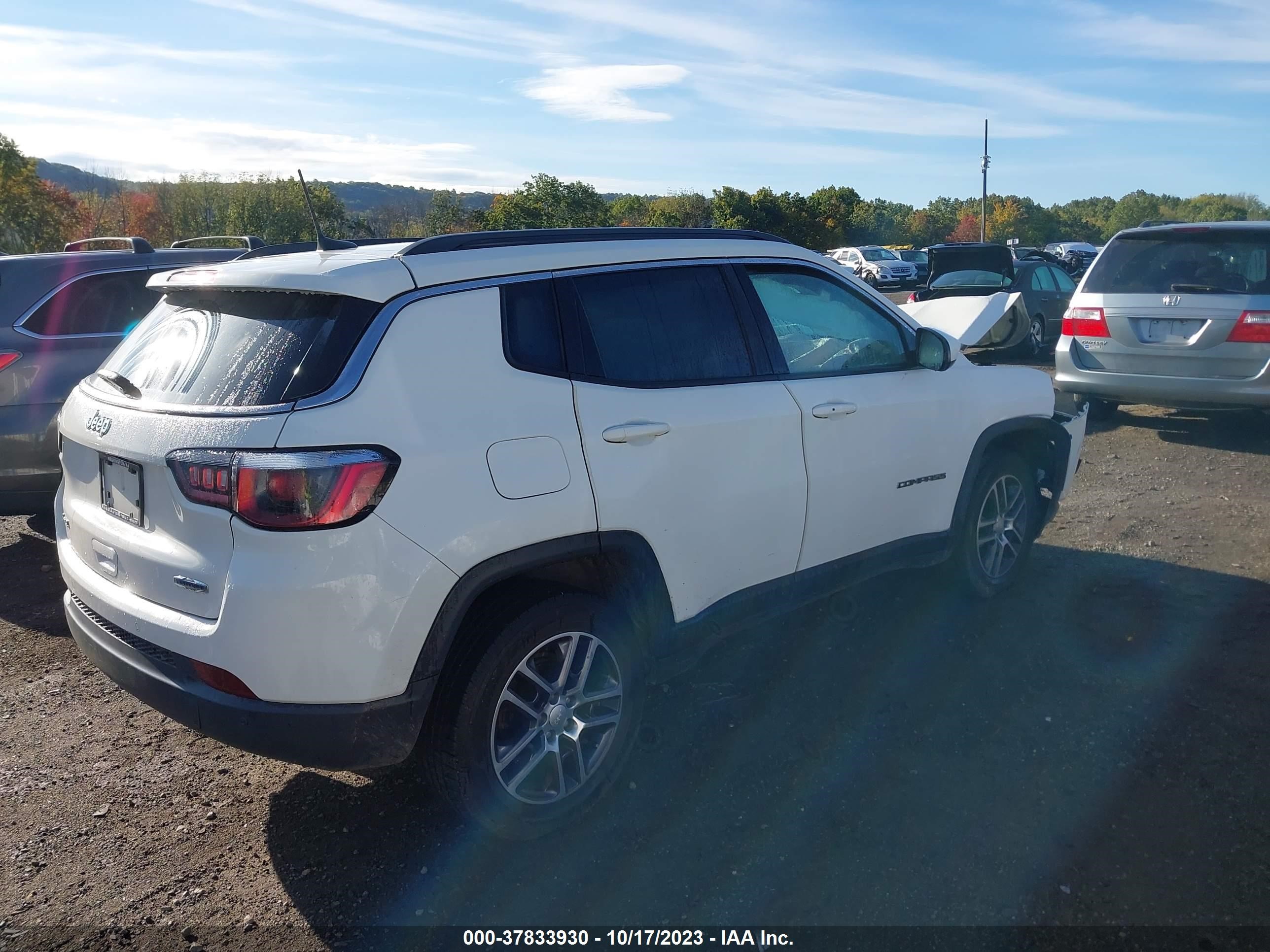 Photo 3 VIN: 3C4NJDBB1JT398736 - JEEP COMPASS 