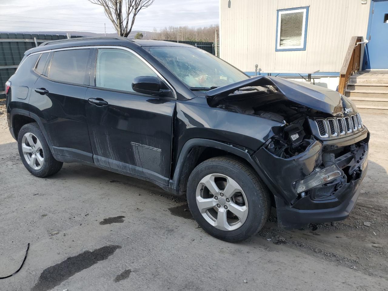 Photo 3 VIN: 3C4NJDBB1JT434165 - JEEP COMPASS 