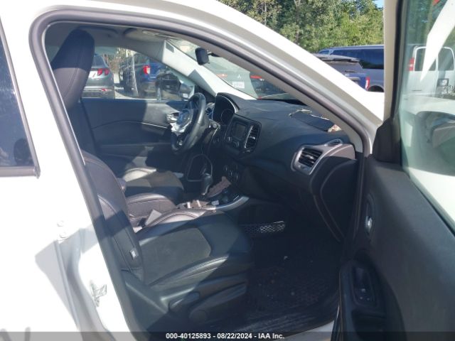 Photo 4 VIN: 3C4NJDBB1JT455324 - JEEP COMPASS 