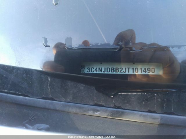 Photo 8 VIN: 3C4NJDBB2JT101490 - JEEP COMPASS 