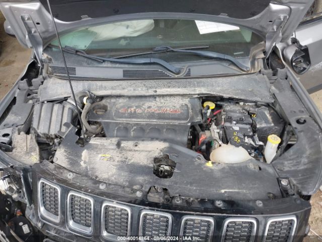 Photo 9 VIN: 3C4NJDBB2JT135879 - JEEP COMPASS 