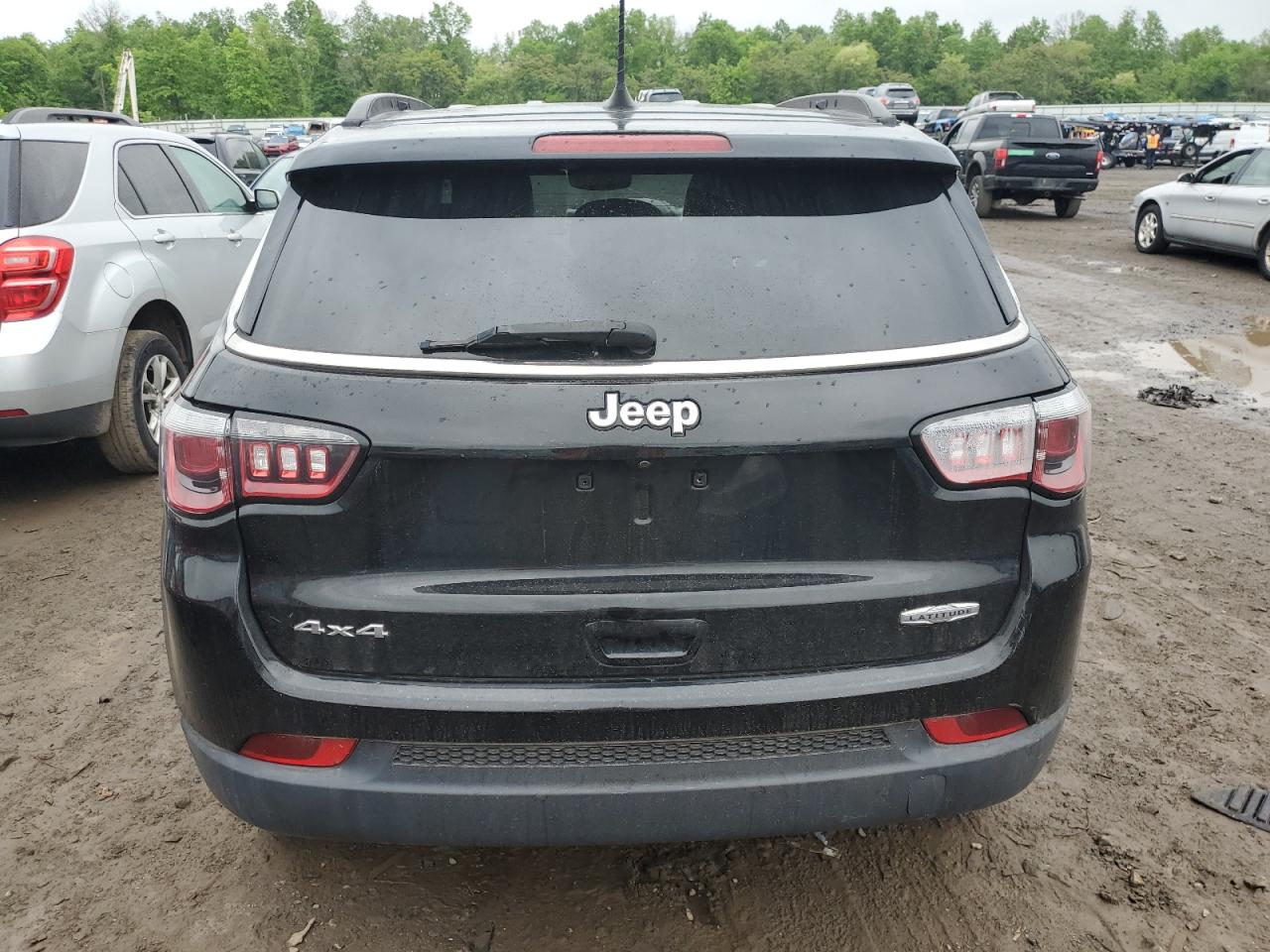 Photo 5 VIN: 3C4NJDBB2JT175590 - JEEP COMPASS 