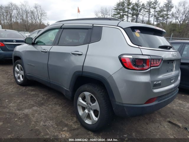 Photo 2 VIN: 3C4NJDBB2JT321213 - JEEP COMPASS 