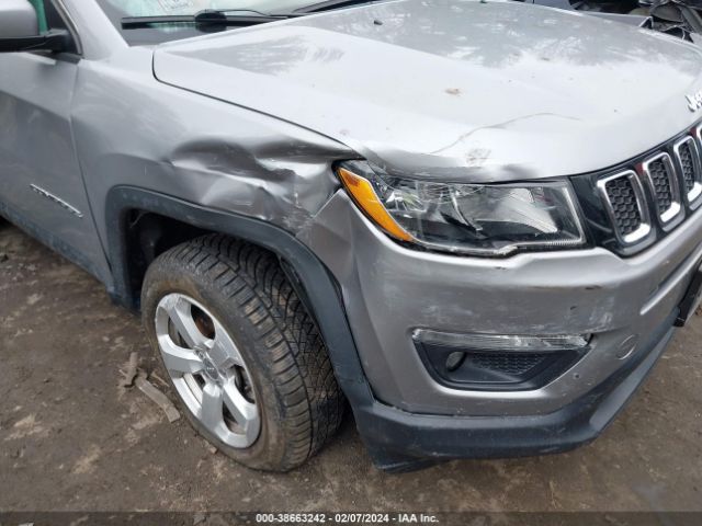 Photo 5 VIN: 3C4NJDBB2JT321213 - JEEP COMPASS 