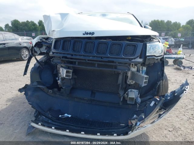 Photo 5 VIN: 3C4NJDBB2KT682832 - JEEP COMPASS 