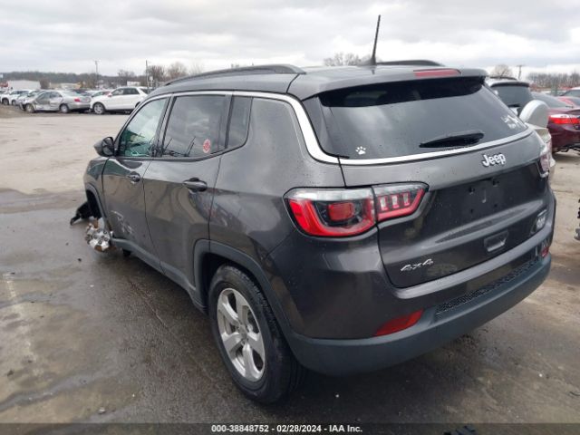 Photo 2 VIN: 3C4NJDBB2KT800720 - JEEP COMPASS 