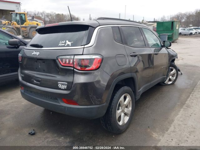 Photo 3 VIN: 3C4NJDBB2KT800720 - JEEP COMPASS 