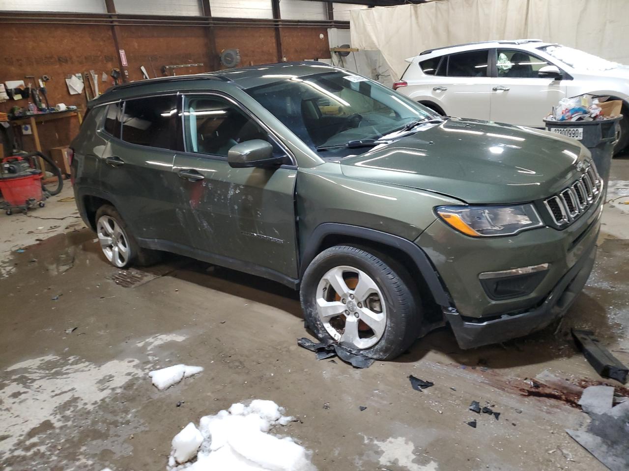 Photo 3 VIN: 3C4NJDBB2KT817985 - JEEP COMPASS 