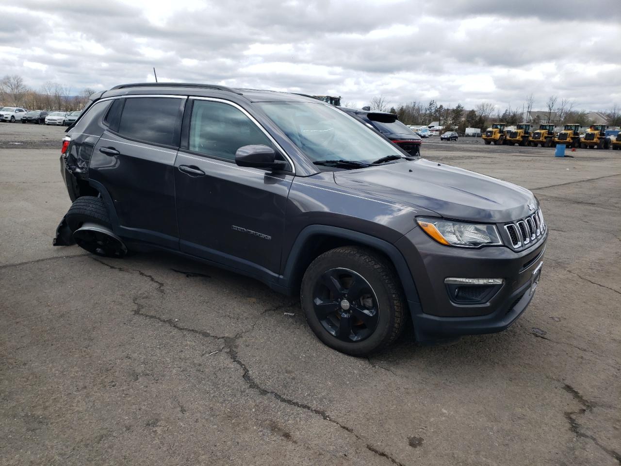 Photo 3 VIN: 3C4NJDBB2KT828145 - JEEP COMPASS 