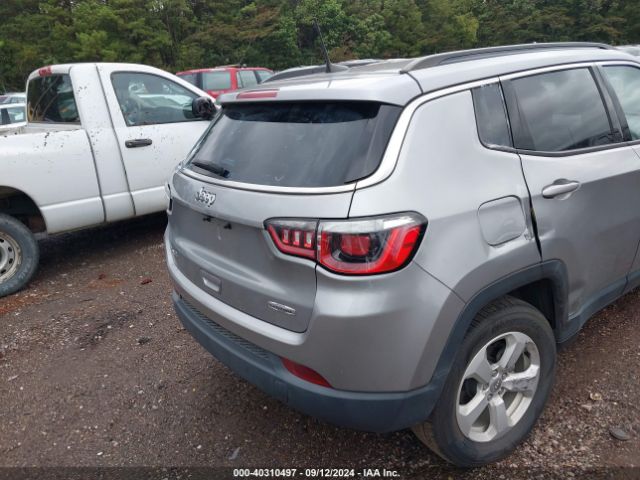 Photo 3 VIN: 3C4NJDBB2KT850453 - JEEP COMPASS 